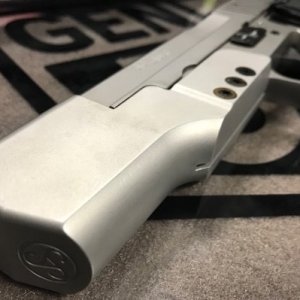 Sig 220_2.jpg