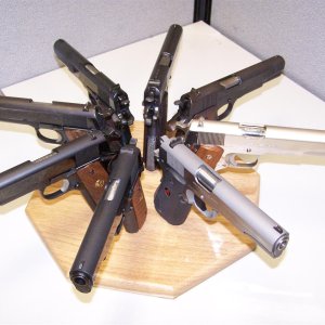 Wheel of 1911's (8-Gun Stand) - 05 (Large).JPG